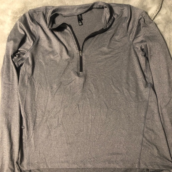 live love dream Tops - ⭕️ 3 for 15$⭕️ Gray workout pull-over